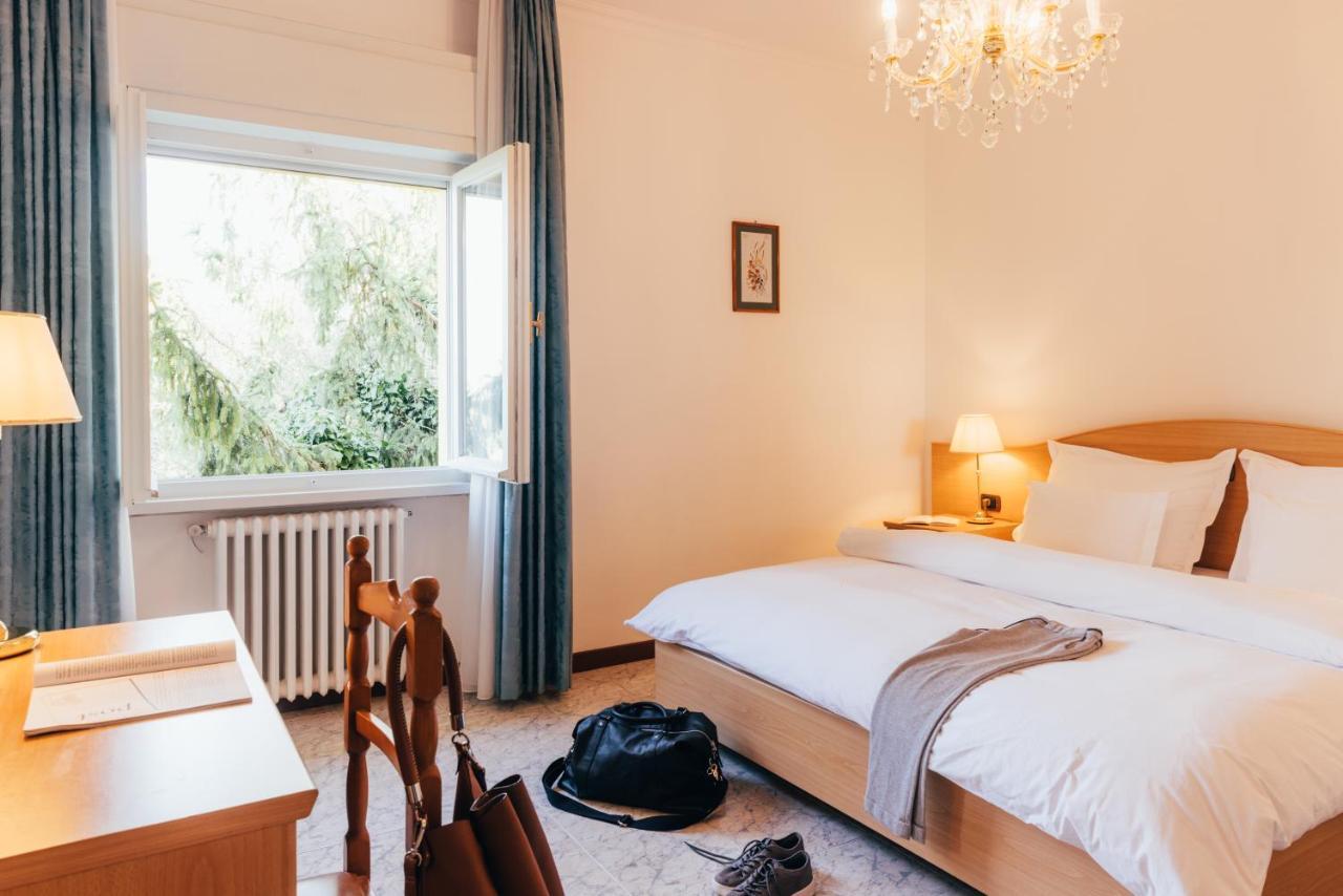 Hotel Orione - Lake Front Hotel Brenzone sul Garda Luaran gambar