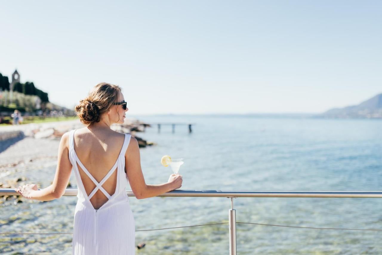 Hotel Orione - Lake Front Hotel Brenzone sul Garda Luaran gambar