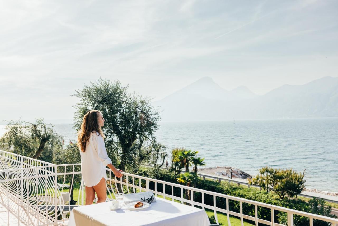 Hotel Orione - Lake Front Hotel Brenzone sul Garda Luaran gambar