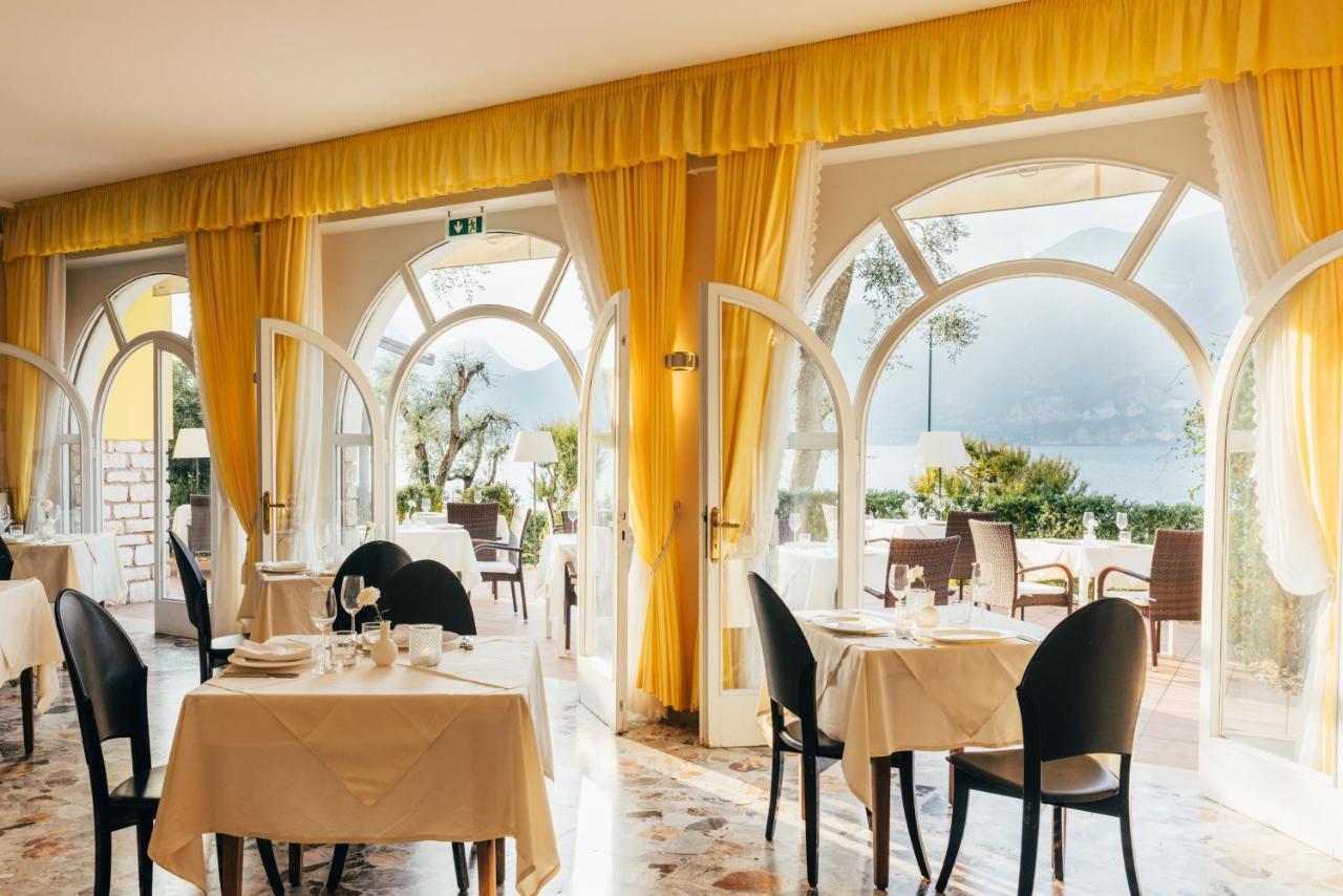 Hotel Orione - Lake Front Hotel Brenzone sul Garda Luaran gambar