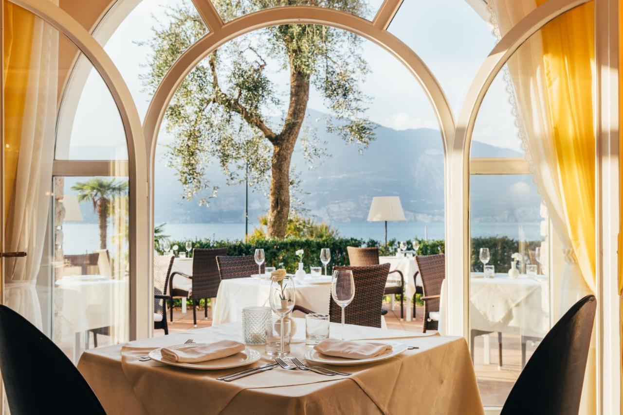 Hotel Orione - Lake Front Hotel Brenzone sul Garda Luaran gambar