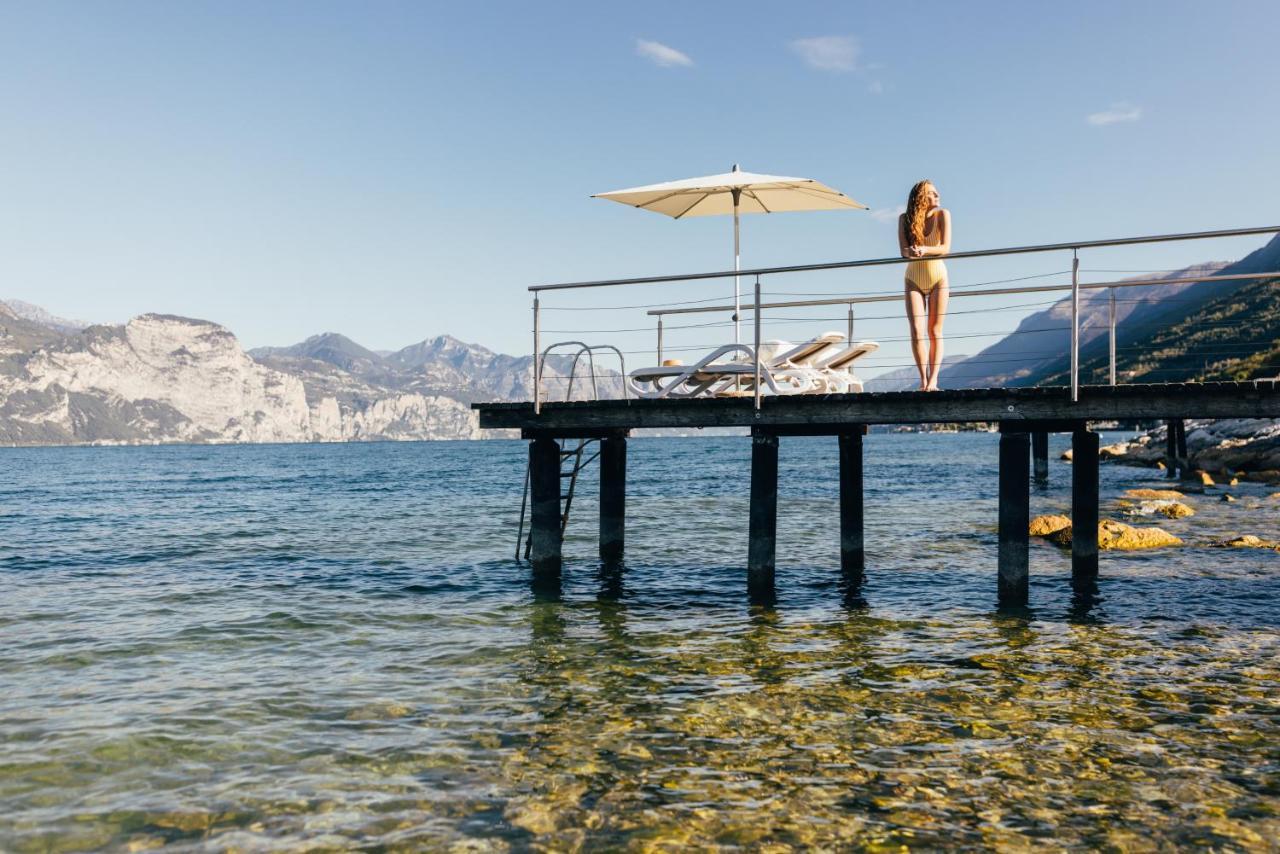 Hotel Orione - Lake Front Hotel Brenzone sul Garda Luaran gambar