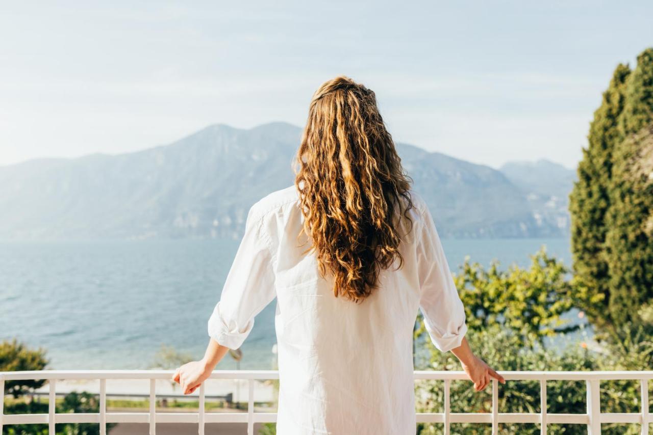 Hotel Orione - Lake Front Hotel Brenzone sul Garda Luaran gambar