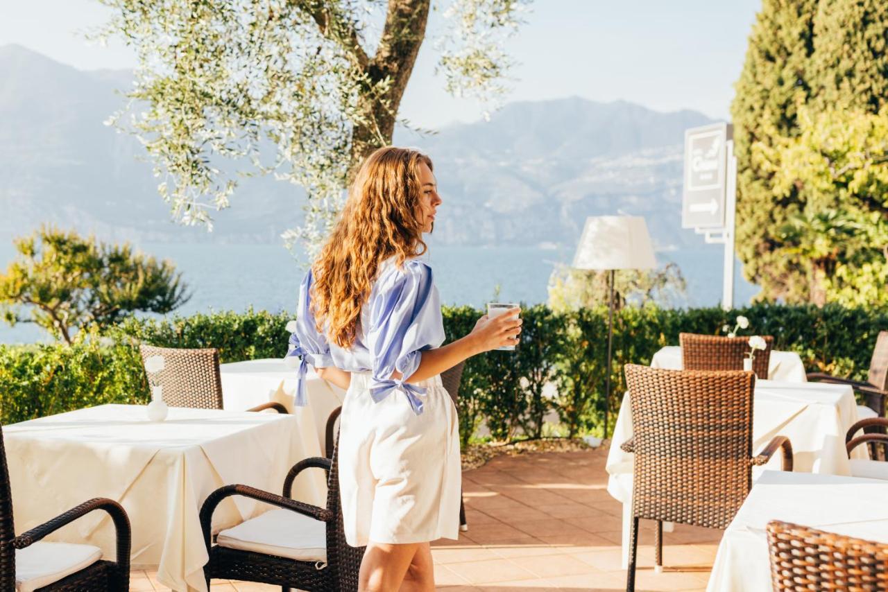 Hotel Orione - Lake Front Hotel Brenzone sul Garda Luaran gambar