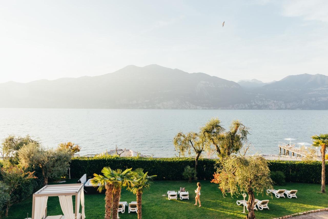 Hotel Orione - Lake Front Hotel Brenzone sul Garda Luaran gambar