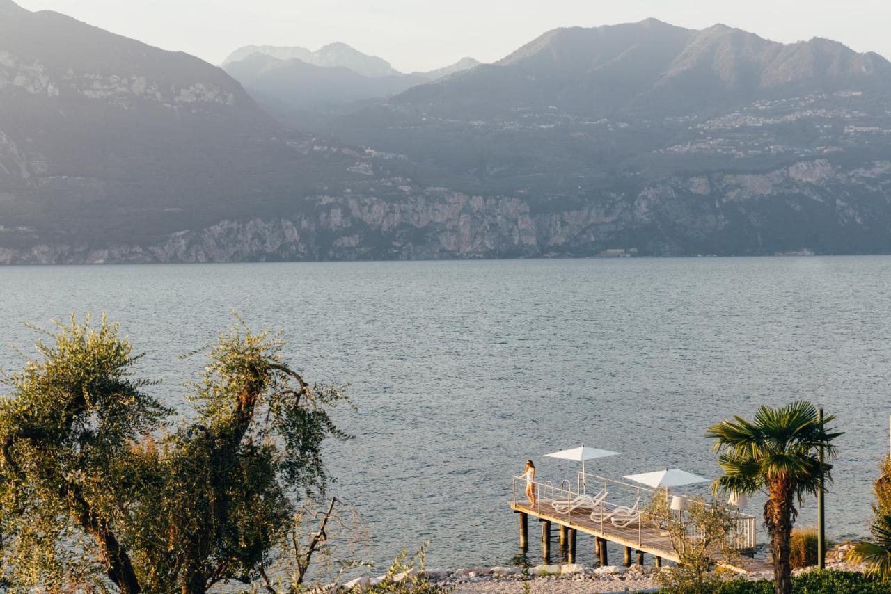Hotel Orione - Lake Front Hotel Brenzone sul Garda Luaran gambar